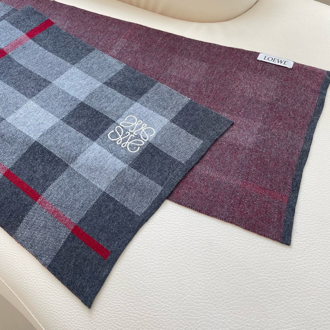 【LOEWE ロエベ】スカーフ 32*180CM   241207