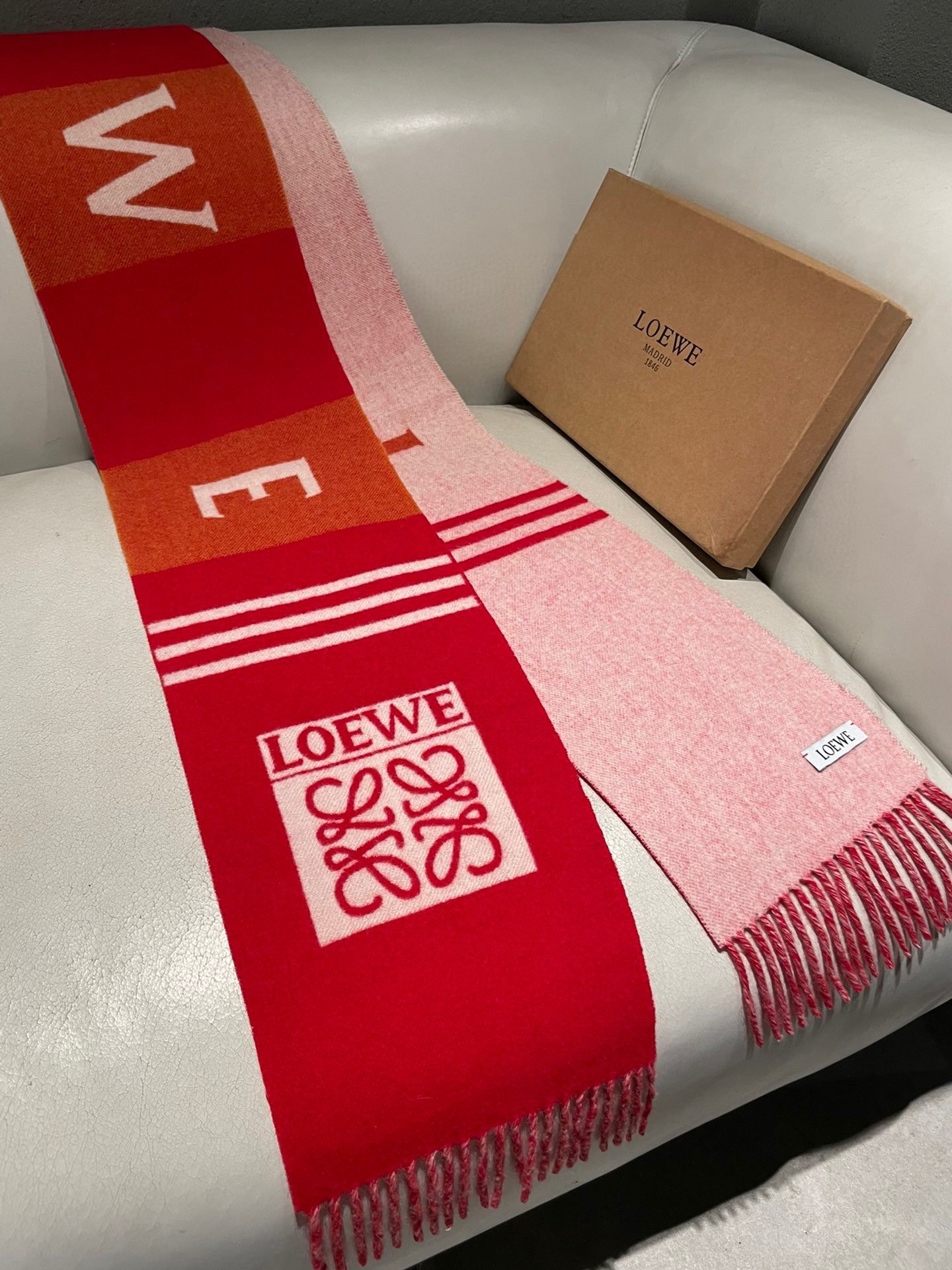 【LOEWE ロエベ】スカーフ30*190CM   241207