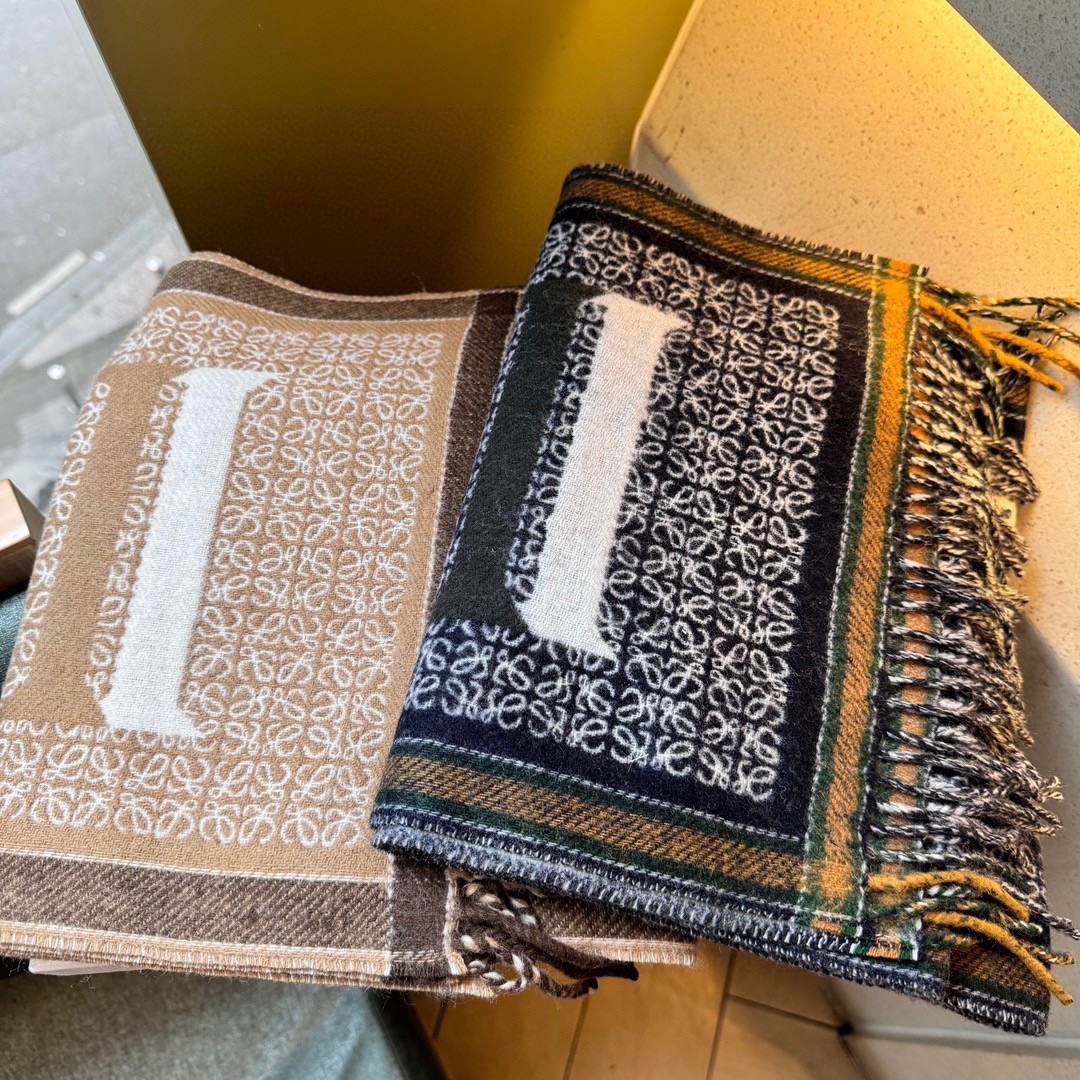 【LOEWE ロエベ】スカーフ 30*180CM   241207