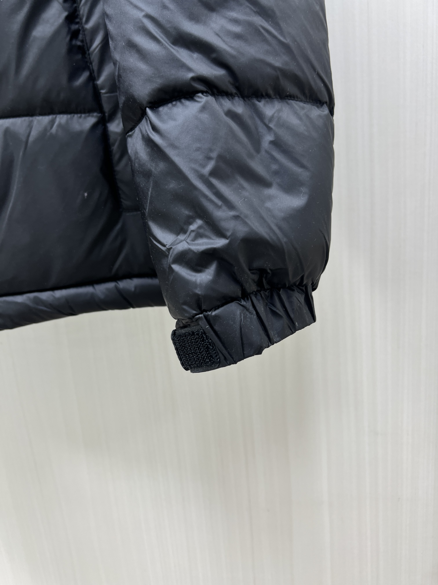 【ARCTERYX   公式旗艦店】アークテリクス   ダウンジャケット好評に付き再入荷！ 241206