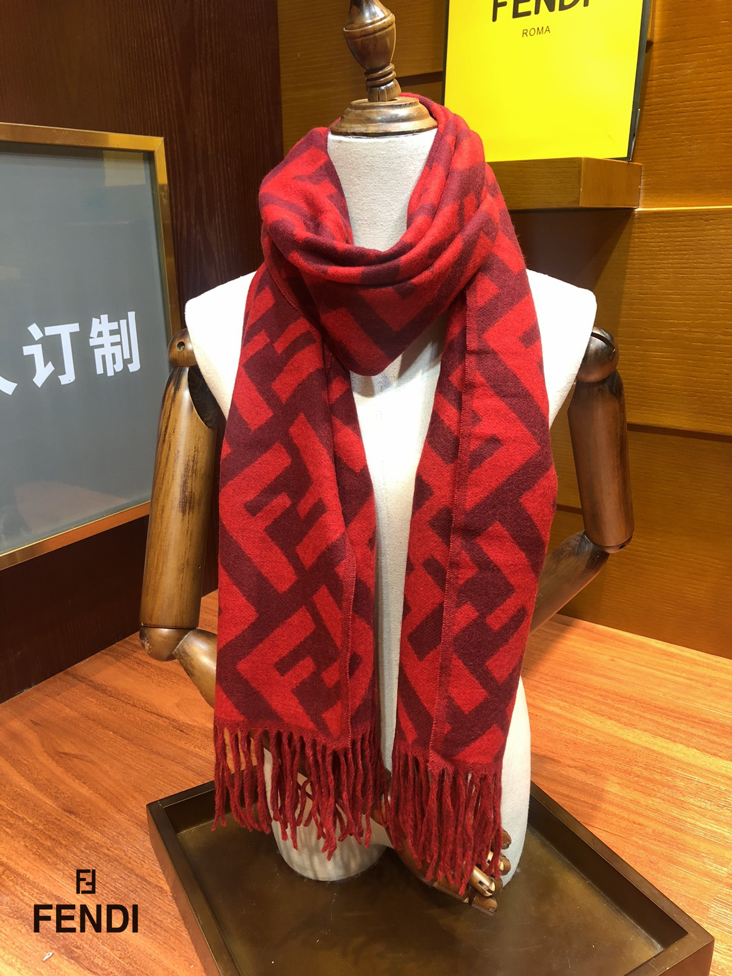 【FENDI  フェンディ】スカーフ 30*180CM   241207