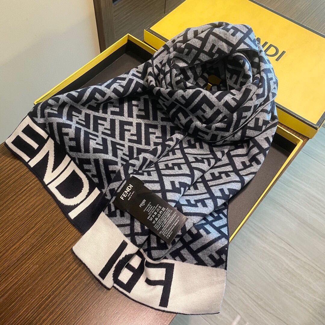 【FENDI  フェンディ】スカーフ 32*200CM   241207