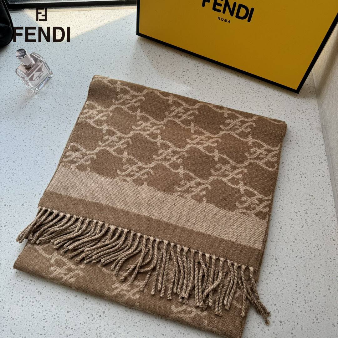 【FENDI  フェンディ】スカーフ 35*215CM   241207