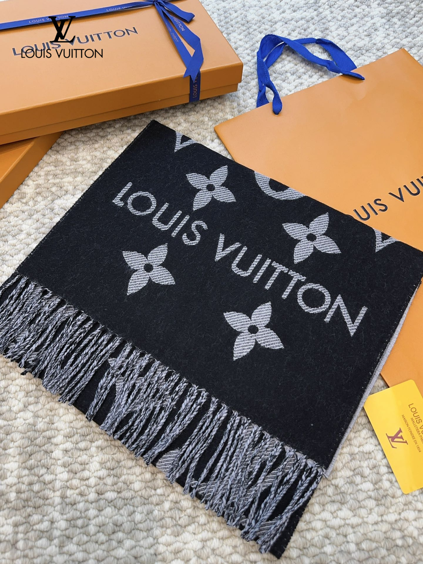 【LOUIS VUITTON   ルイヴィトン】スカーフ 186*34CM   241207