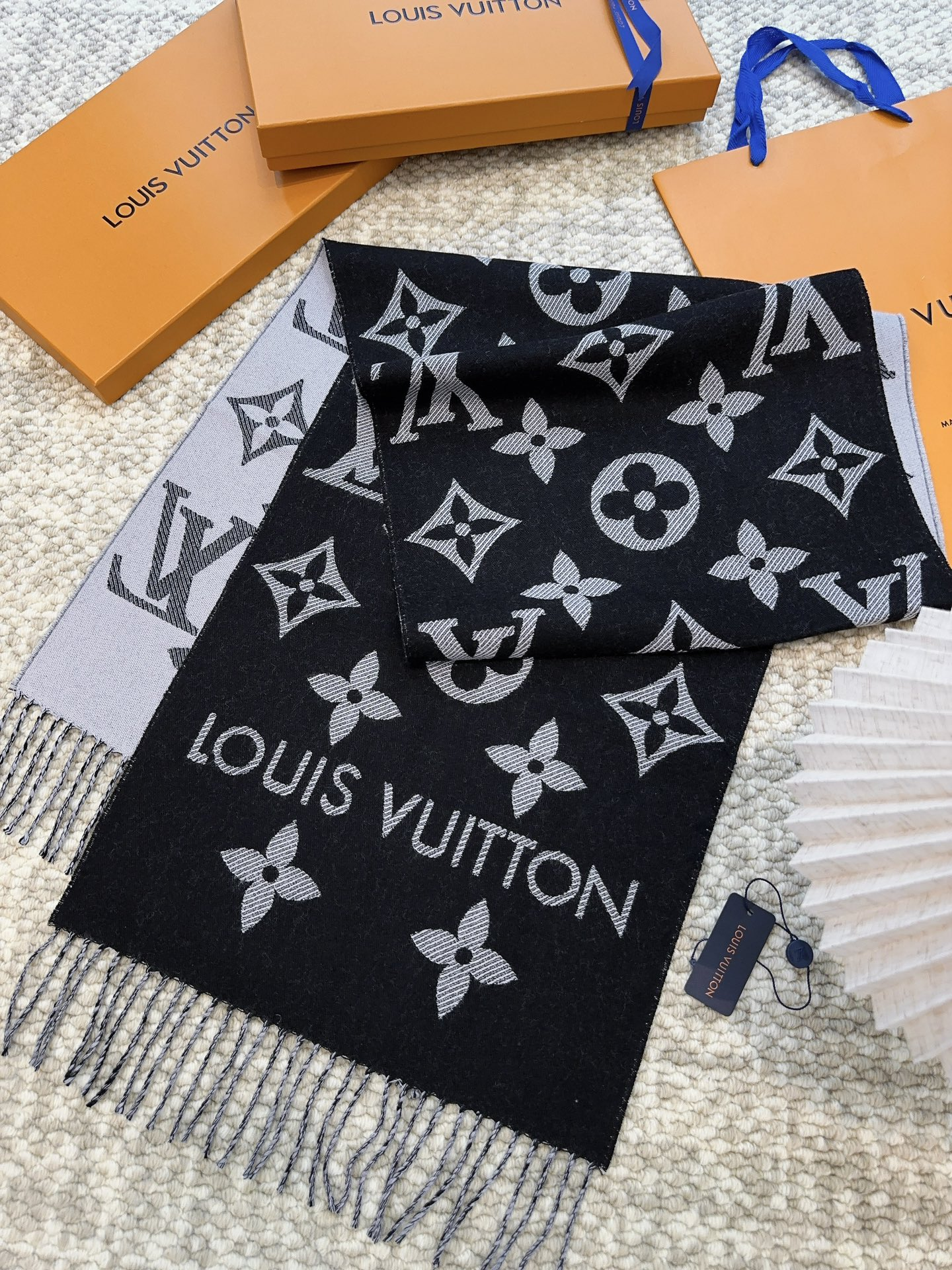【LOUIS VUITTON   ルイヴィトン】スカーフ 186*34CM   241207