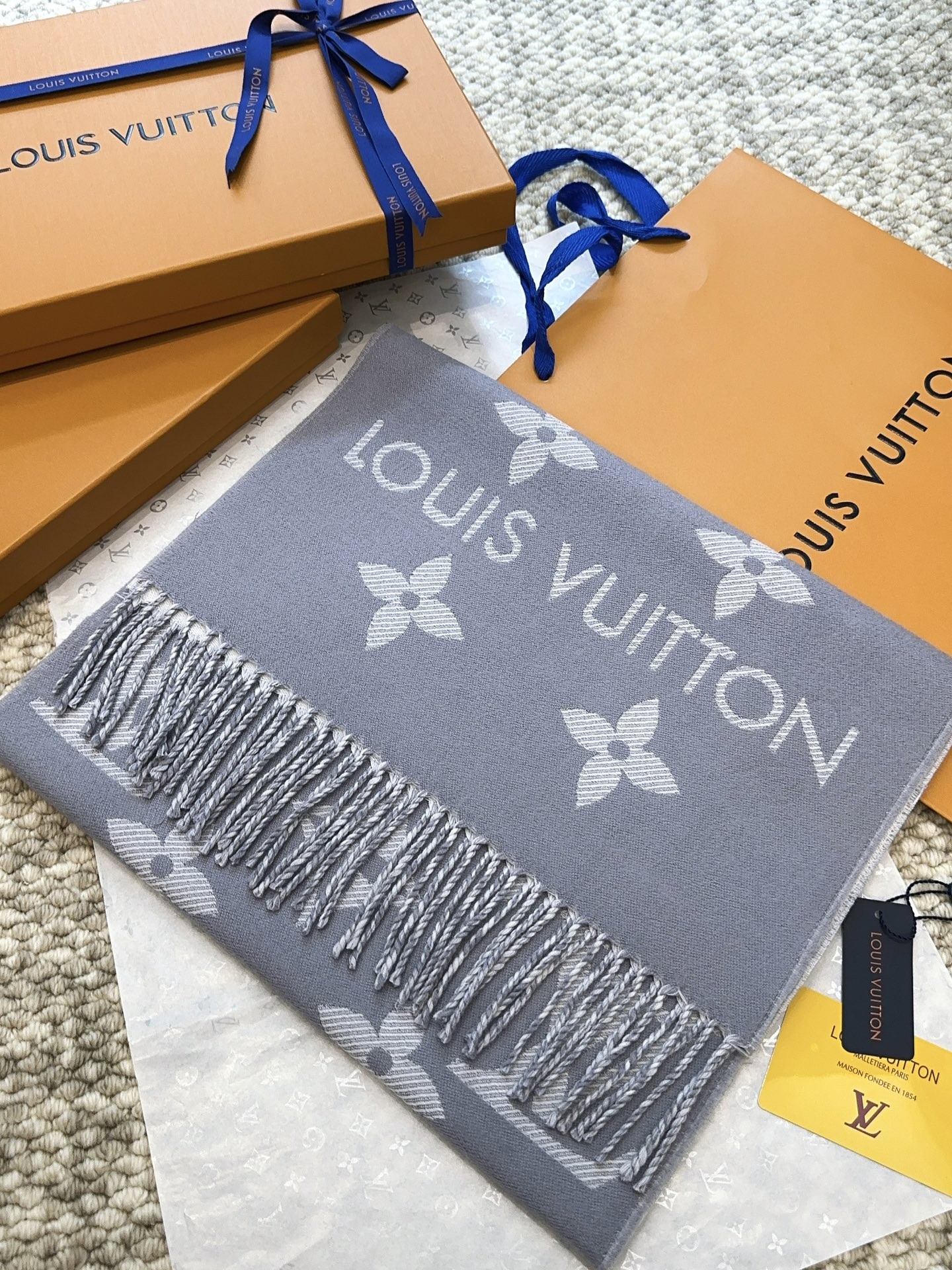 【LOUIS VUITTON   ルイヴィトン】スカーフ 186*34CM   241207