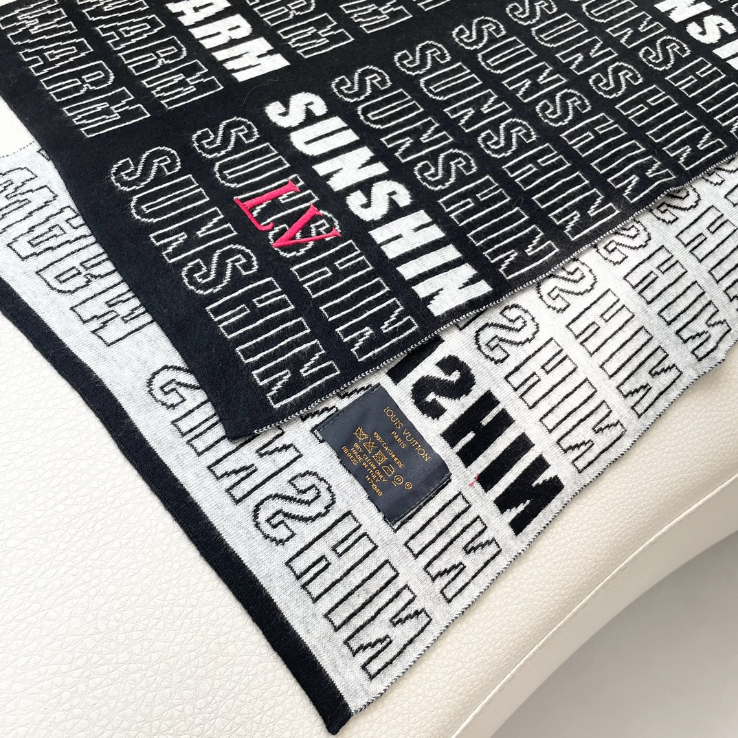【LOUIS VUITTON   ルイヴィトン】スカーフ 186*34CM   241207