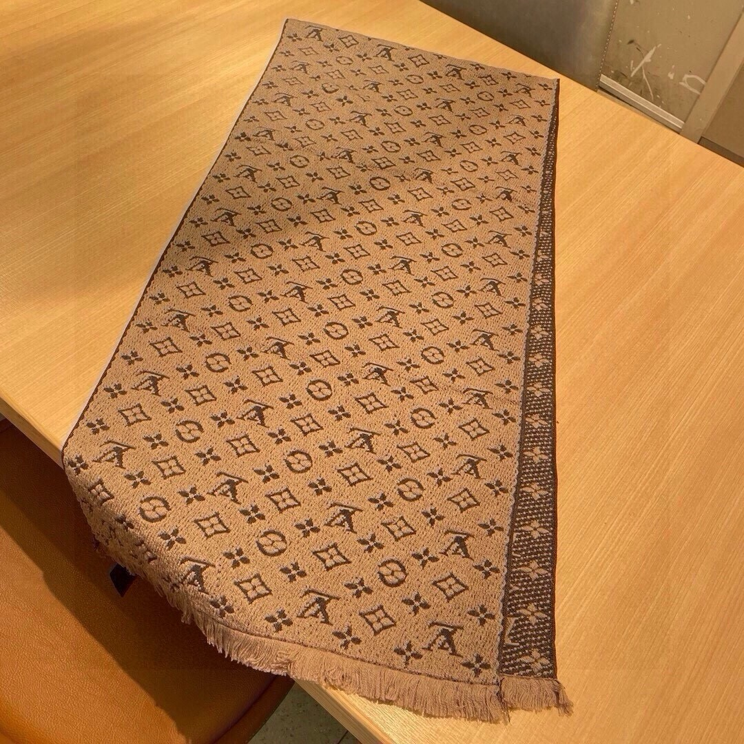 【LOUIS VUITTON   ルイヴィトン】スカーフ 35*180CM   241207