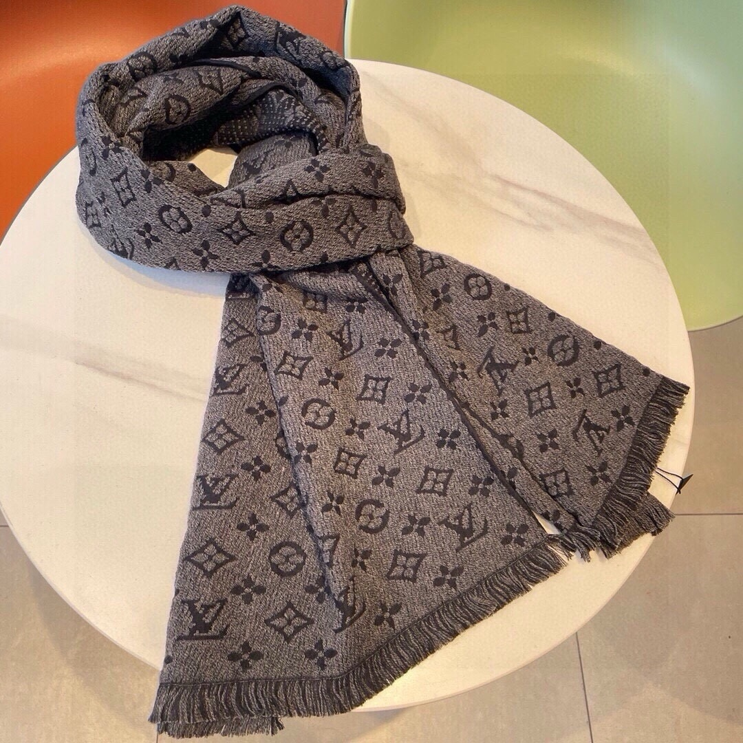 【LOUIS VUITTON   ルイヴィトン】スカーフ 35*180CM   241207