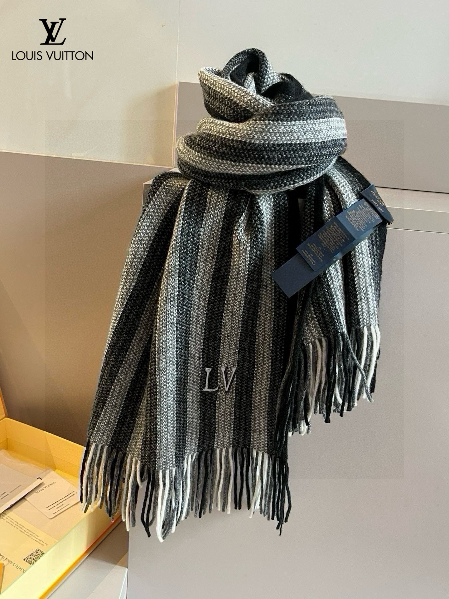 【LOUIS VUITTON   ルイヴィトン】スカーフ 35*180CM   241207