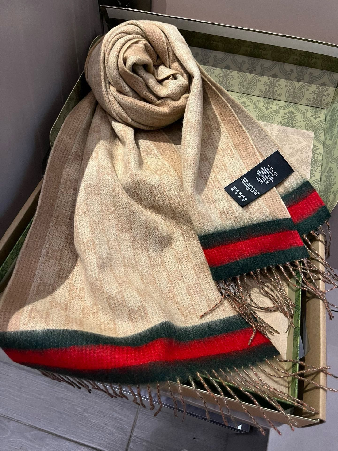 【GUCCI グッチ】スカーフ  32*210CM  241209