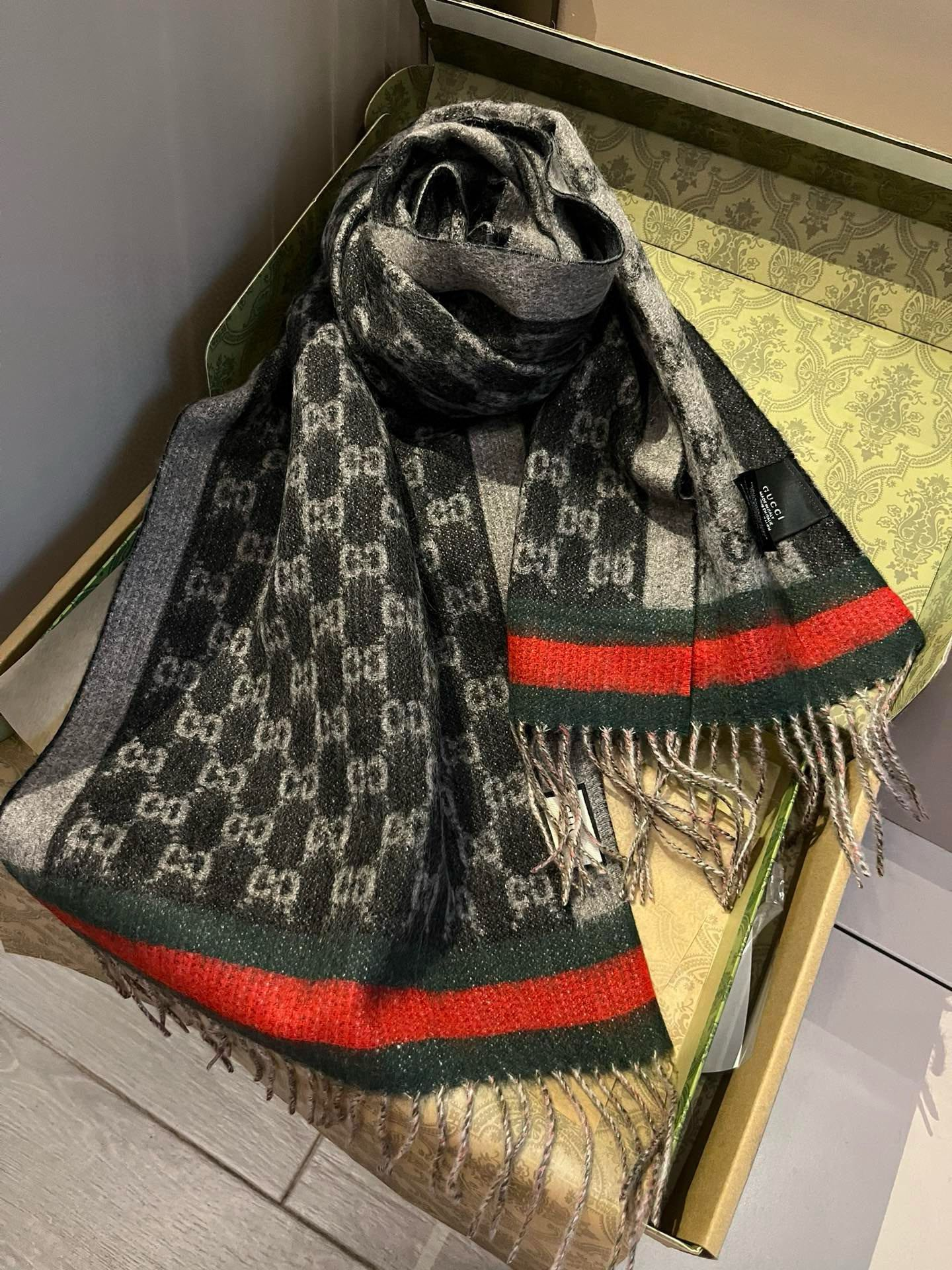 【GUCCI グッチ】スカーフ  32*210CM  241209