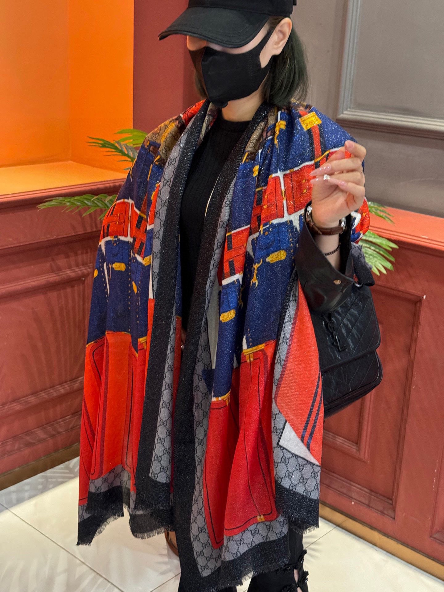 【GUCCI グッチ】スカーフ  110*200CM  241209