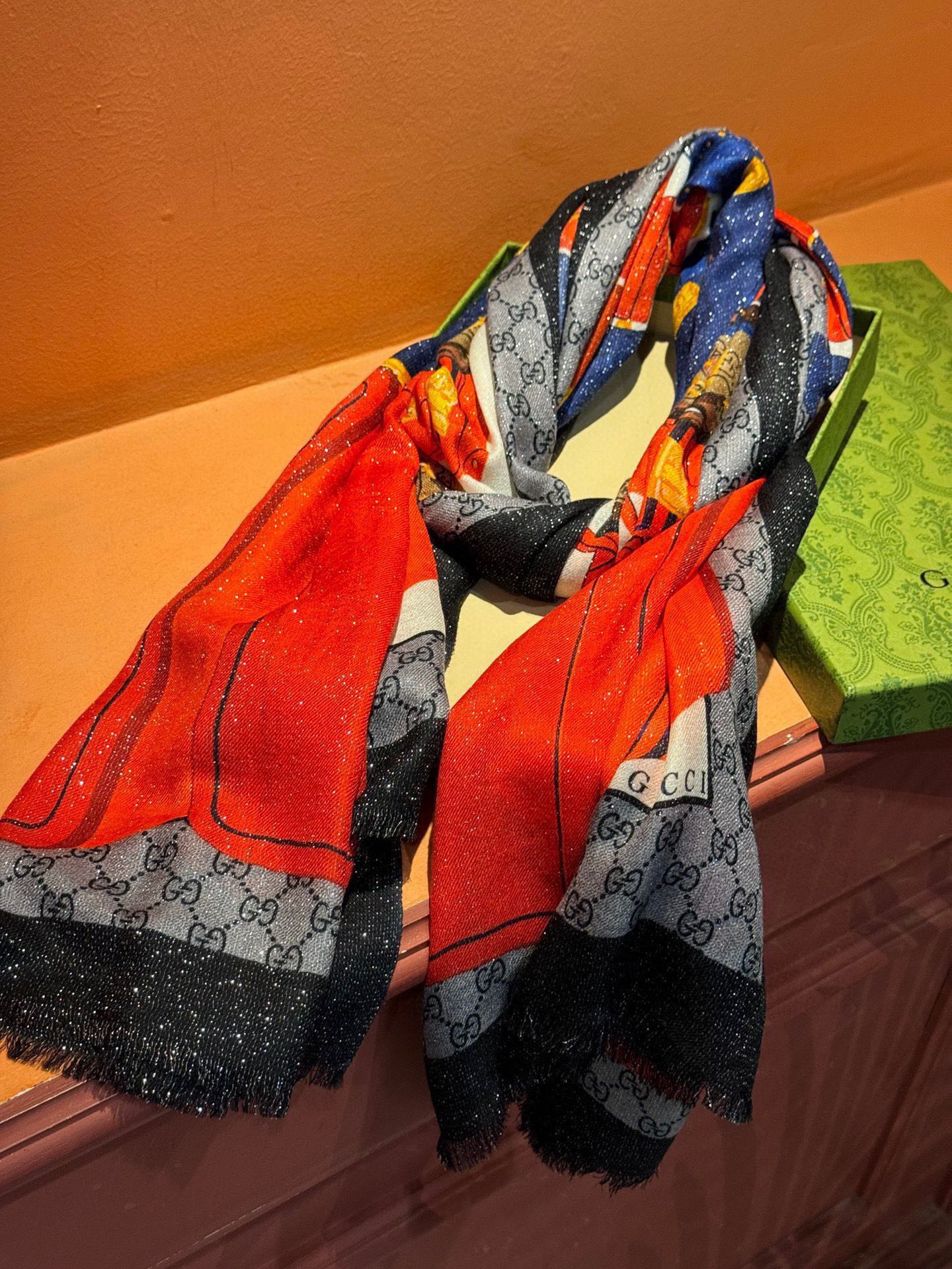 【GUCCI グッチ】スカーフ  110*200CM  241209