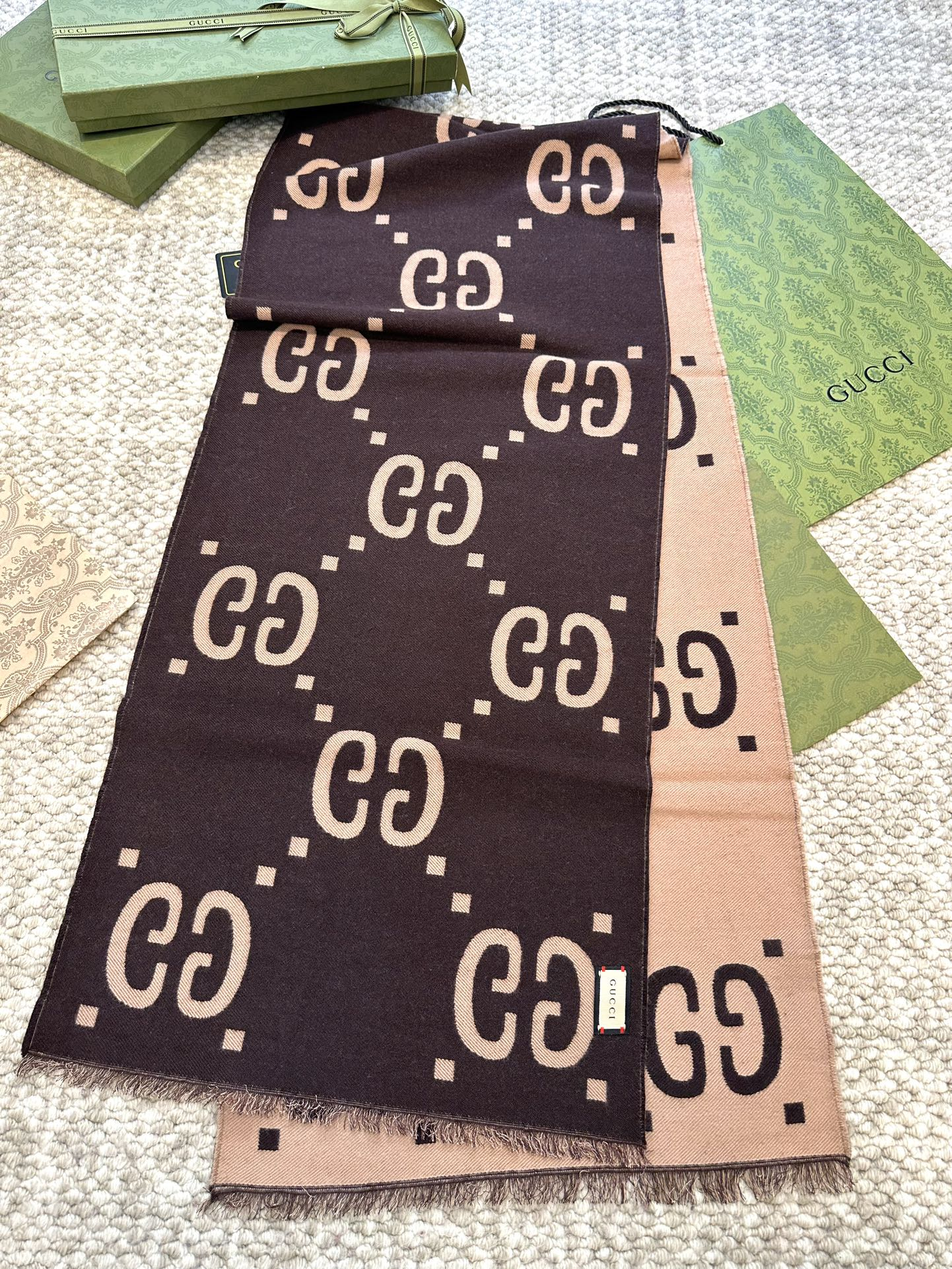 【GUCCI グッチ】スカーフ  30*180CM  241209