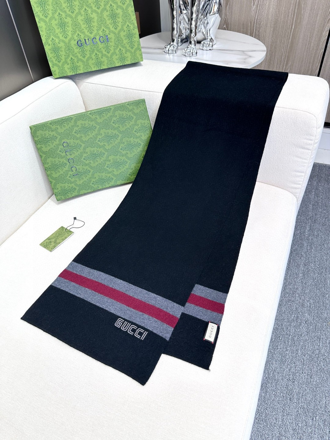 【GUCCI グッチ】スカーフ  32*180CM  241209