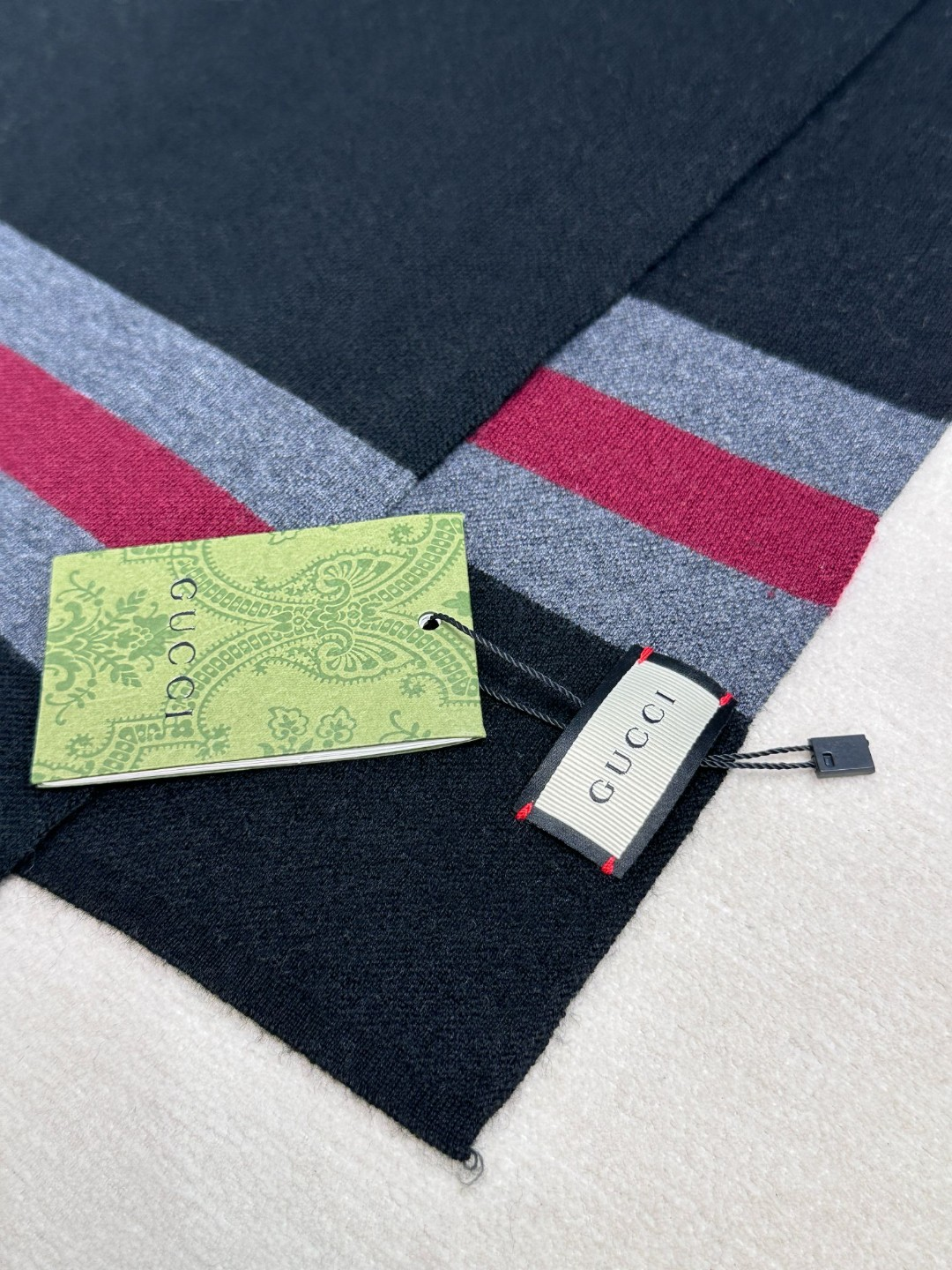 【GUCCI グッチ】スカーフ  32*180CM  241209