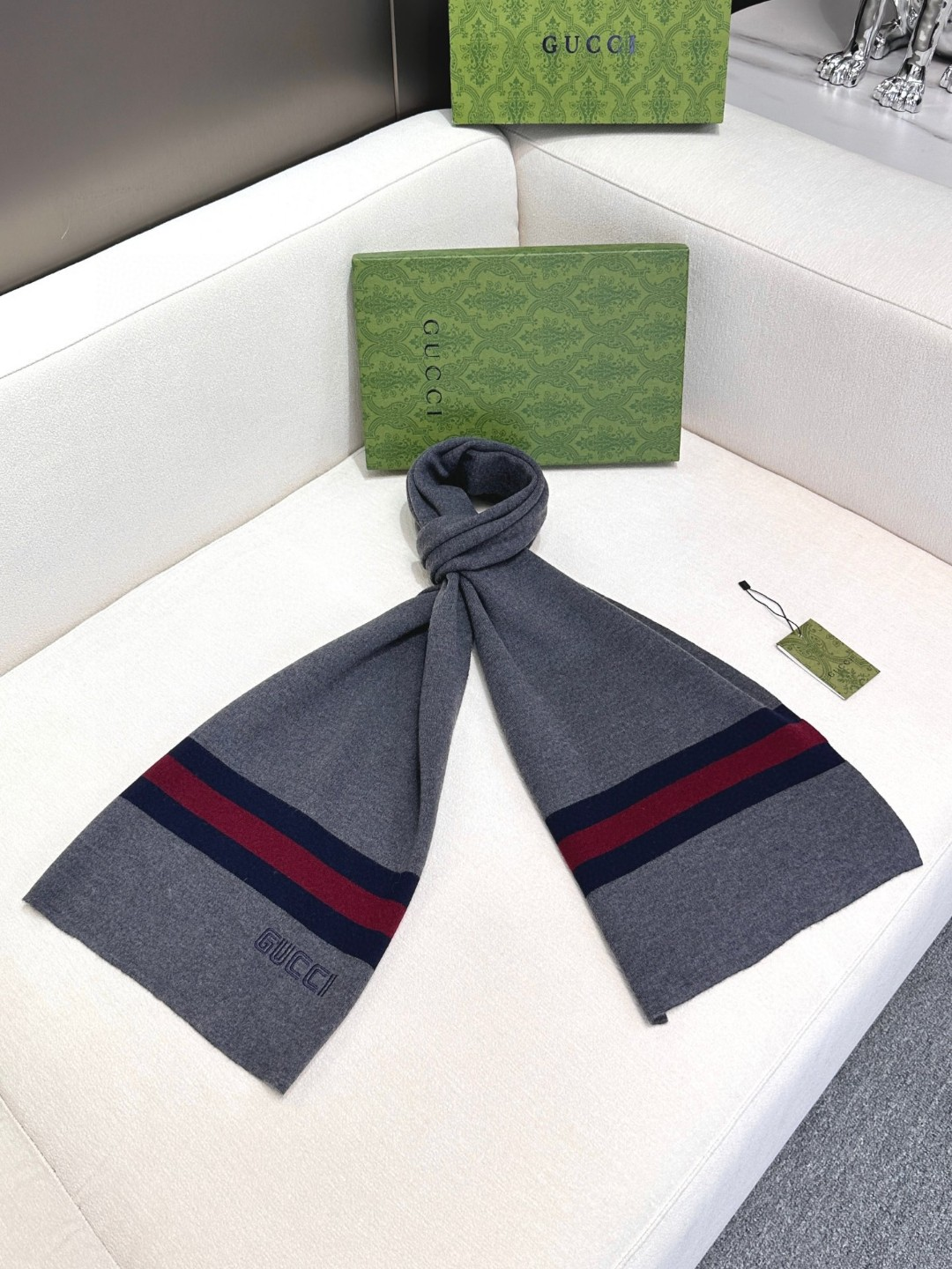 【GUCCI グッチ】スカーフ  32*180CM  241209