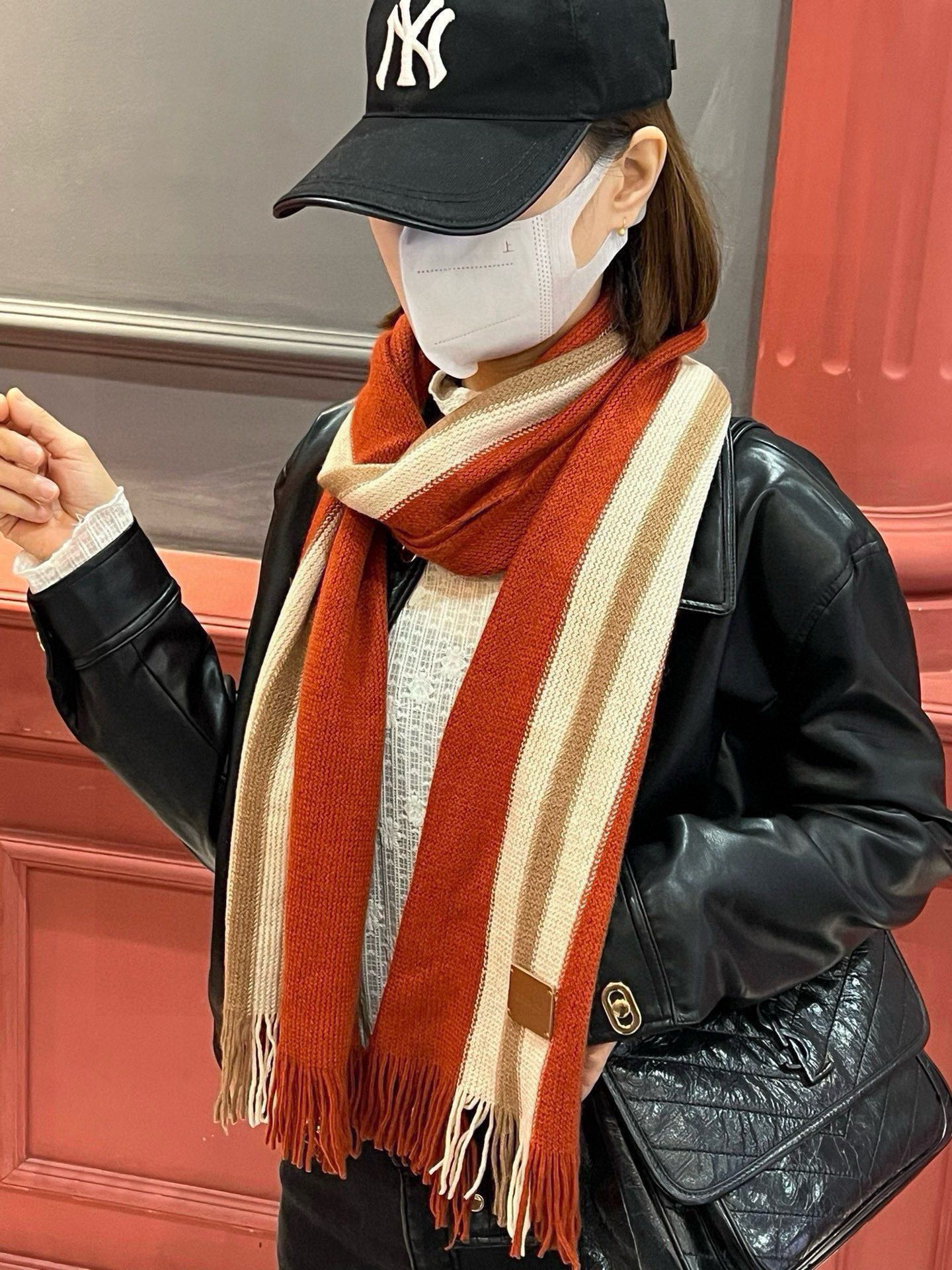 【GUCCI グッチ】スカーフ  30*180CM  241209