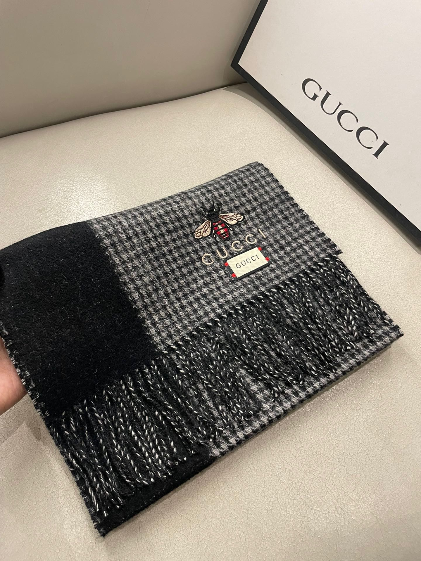 【GUCCI グッチ】スカーフ  32*180CM  241209