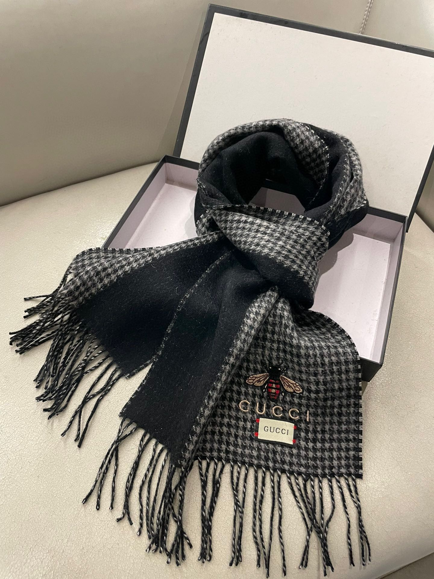 【GUCCI グッチ】スカーフ  32*180CM  241209