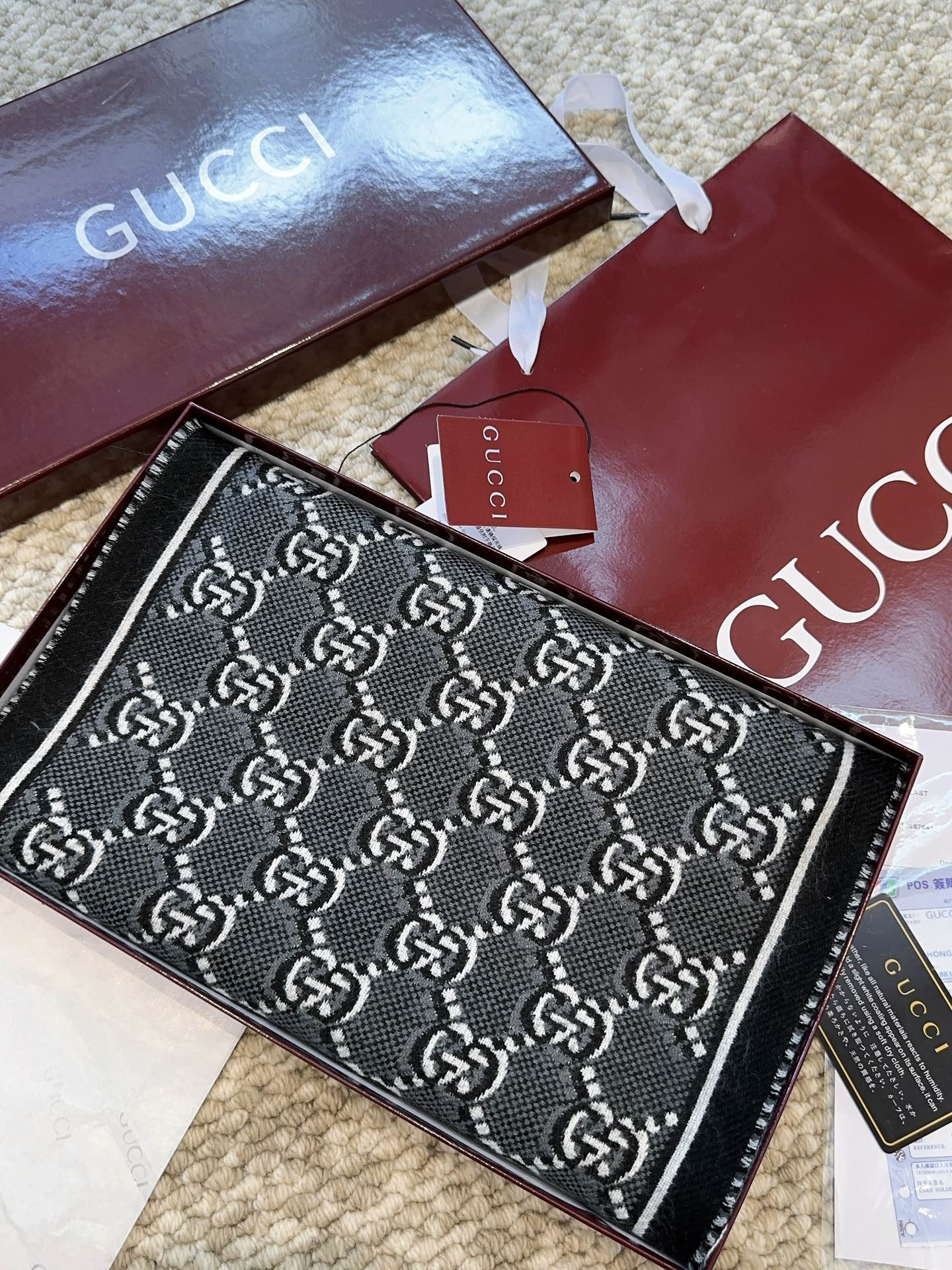 【GUCCI グッチ】スカーフ  33*195CM  241209