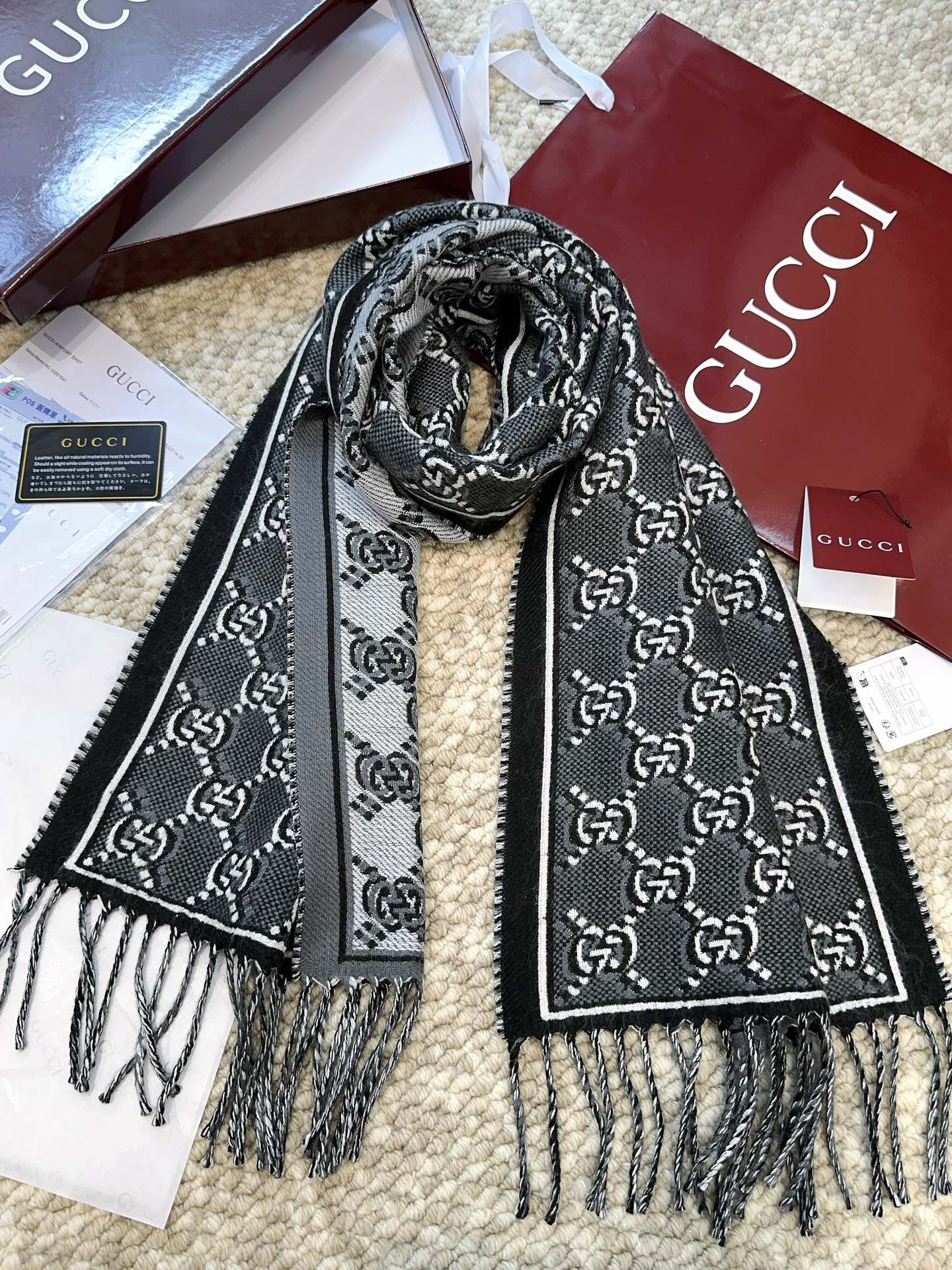 【GUCCI グッチ】スカーフ  33*195CM  241209