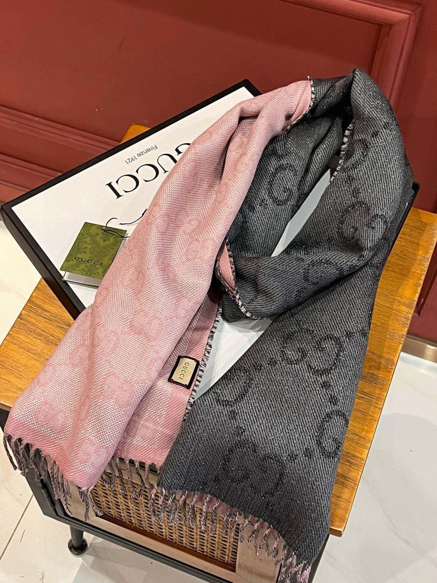 【GUCCI グッチ】スカーフ  34*194CM  241209