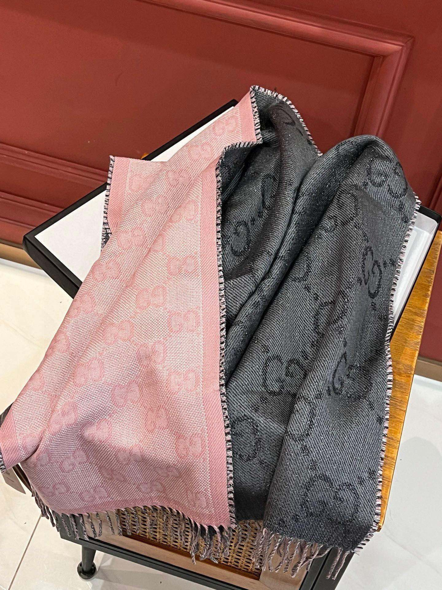 【GUCCI グッチ】スカーフ  34*194CM  241209
