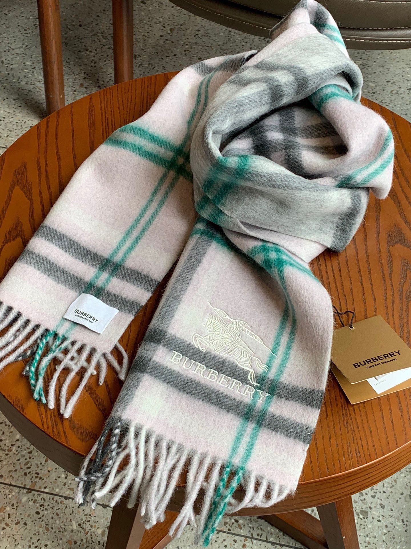【BURBERRY  バーバリー】スカーフ25*190CM  241209