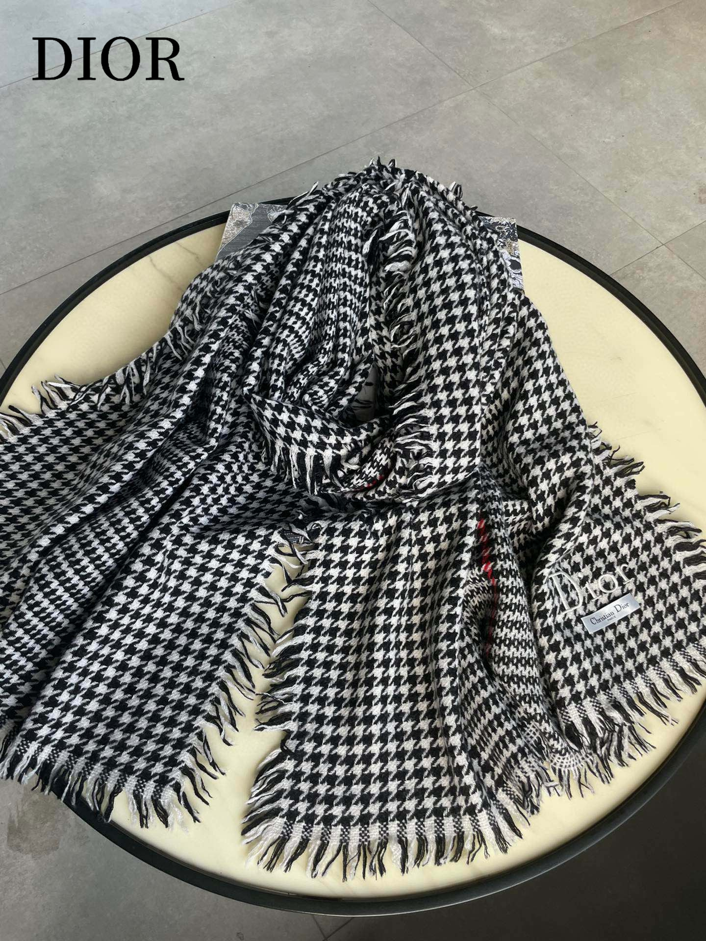 【DIOR  ディオール 】スカーフ  70*200cm  241210