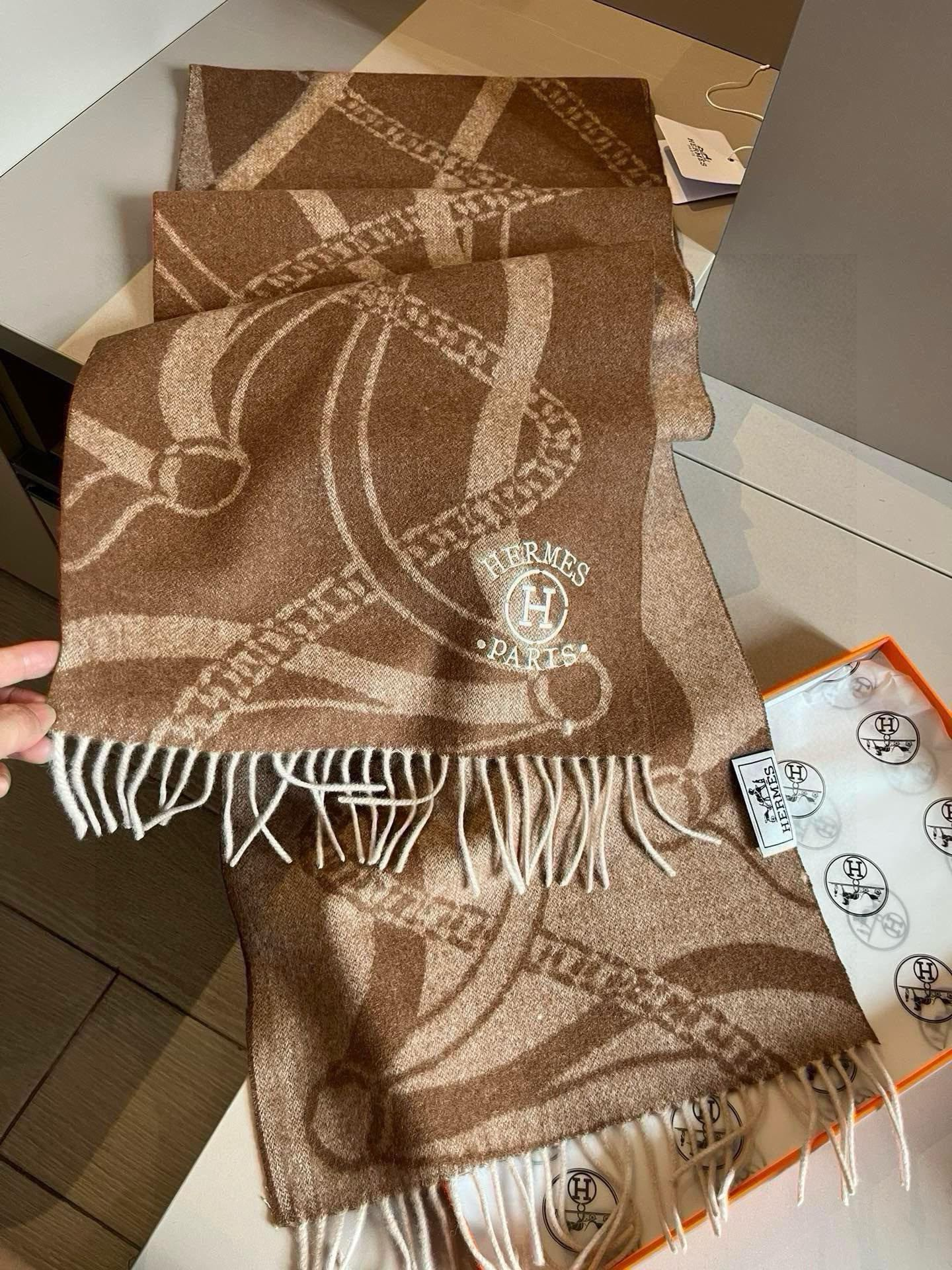 【HERMES エルメス 】スカーフ30*180CM  241210