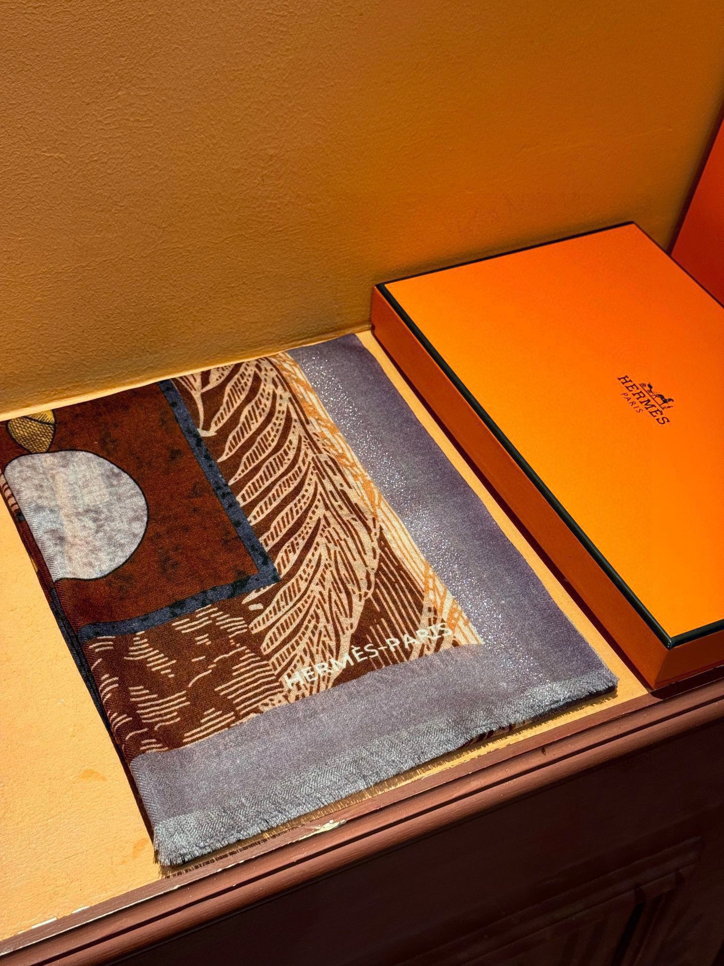 【HERMES エルメス 】スカーフ30*180CM  241210