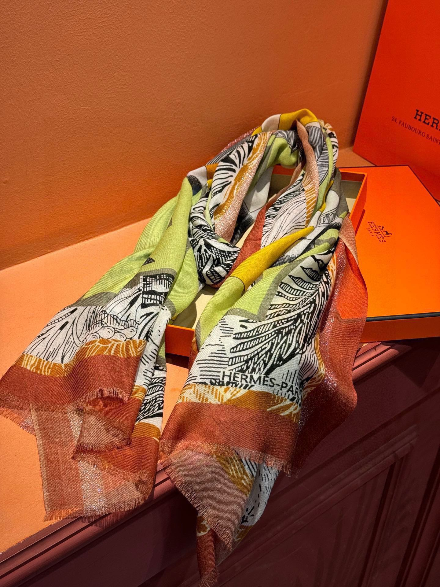 【HERMES エルメス 】スカーフ30*180CM  241210