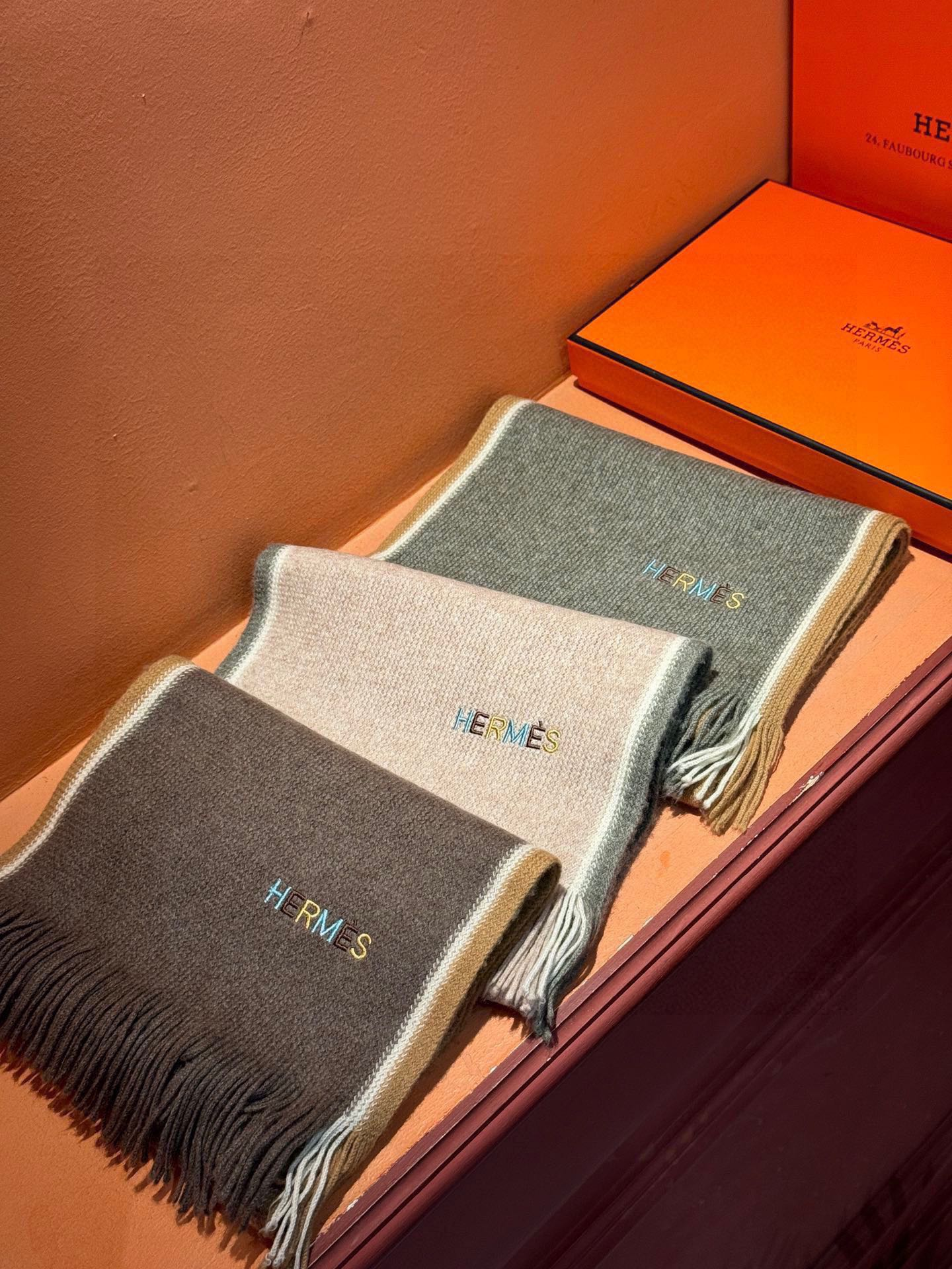 【HERMES エルメス 】スカーフ30*180CM  241210