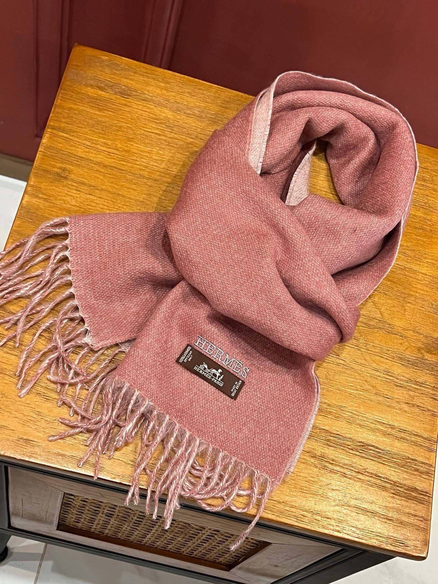 【HERMES エルメス 】スカーフ35*180CM  241210