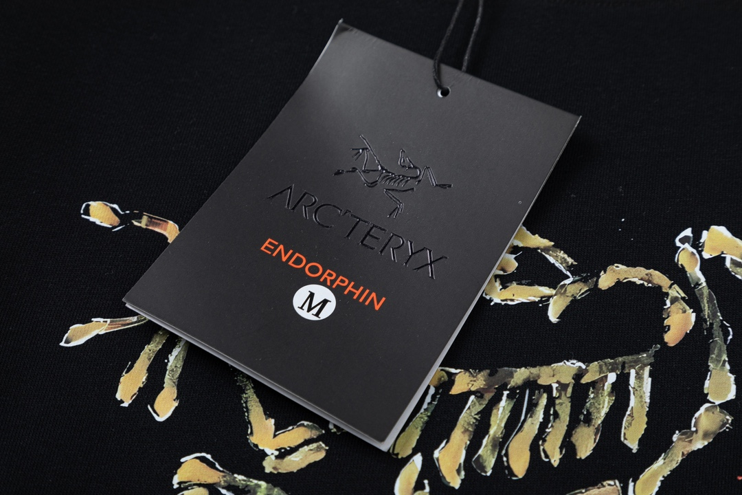 【ARCTERYX 公式旗艦店】アークテリクス  丸首の衛衣  スウェット ご好評に付き再入荷！241210