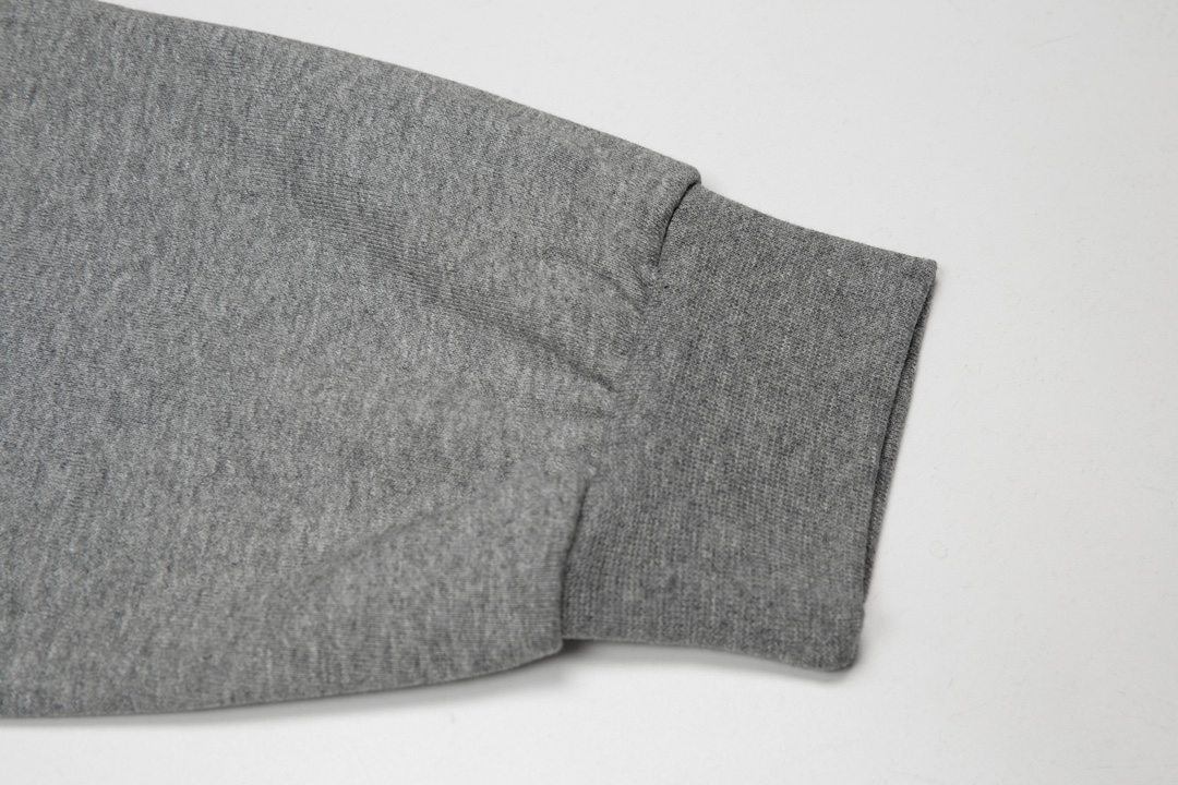 【BALENCIAGA 公式旗艦店】バレンシアガ 丸首の衛衣 スウェット ご好評に付き再入荷！241211