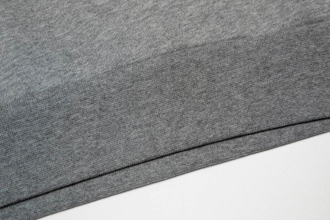 【BALENCIAGA 公式旗艦店】バレンシアガ 丸首の衛衣 スウェット ご好評に付き再入荷！241211