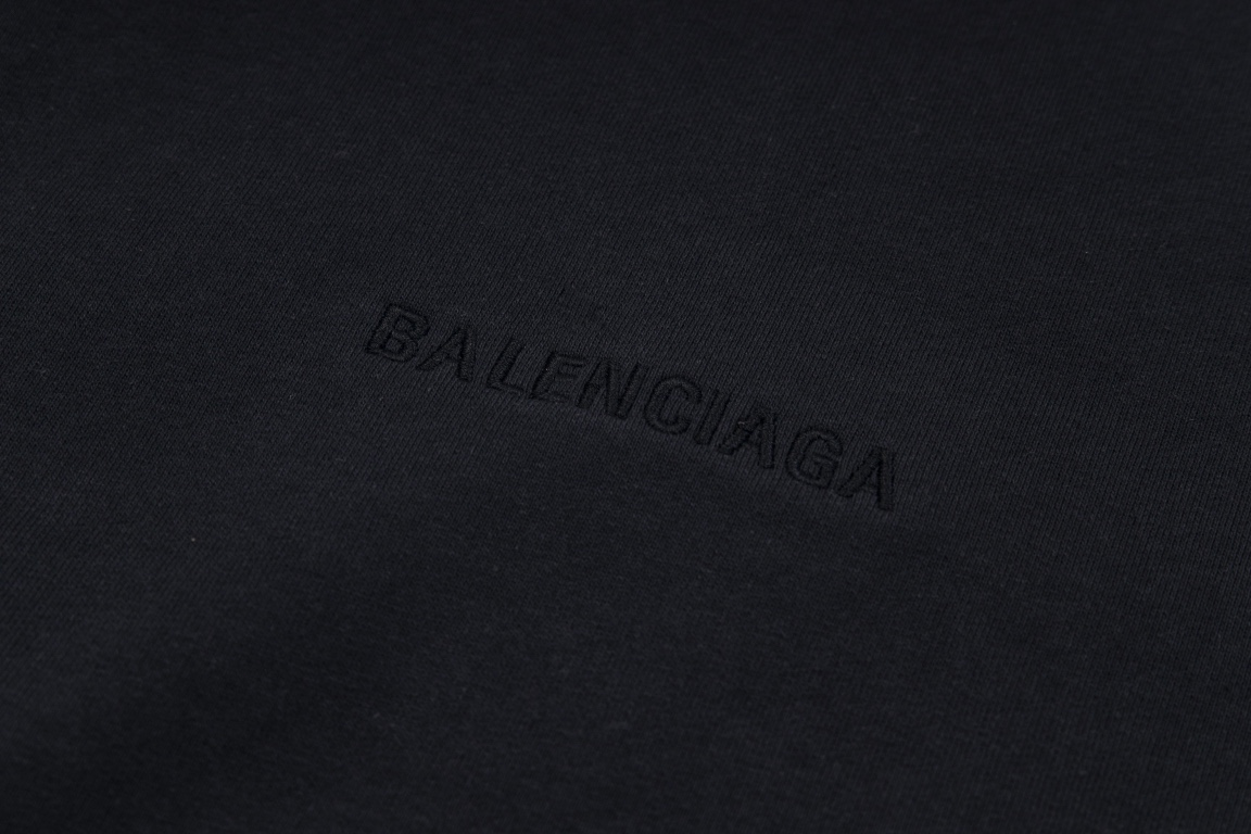 【BALENCIAGA 公式旗艦店】バレンシアガ 丸首の衛衣 スウェット ご好評に付き再入荷！241211