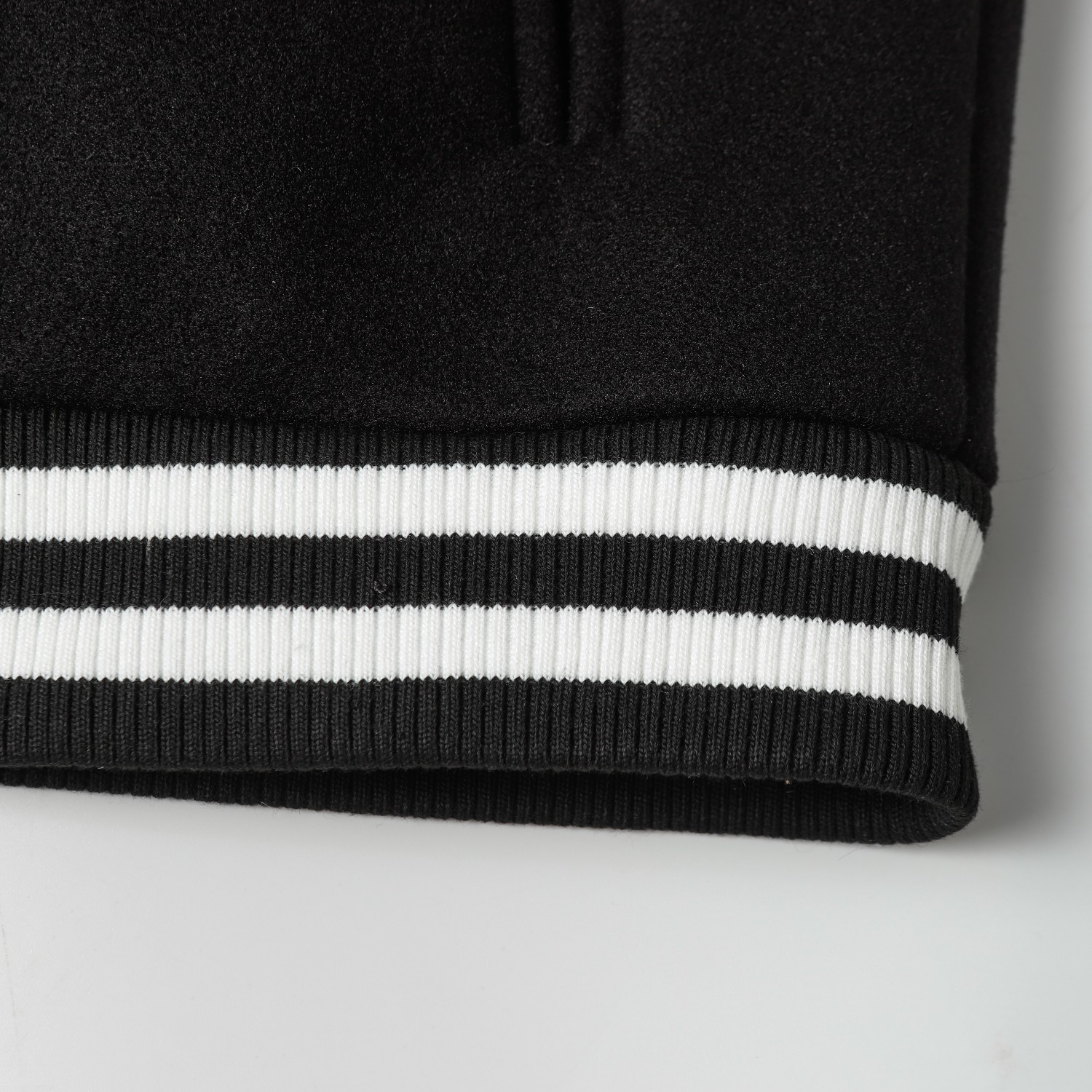 【CHROME HEARTS】クロムハーツ ジャケット着ご好評に付き再入荷！241212