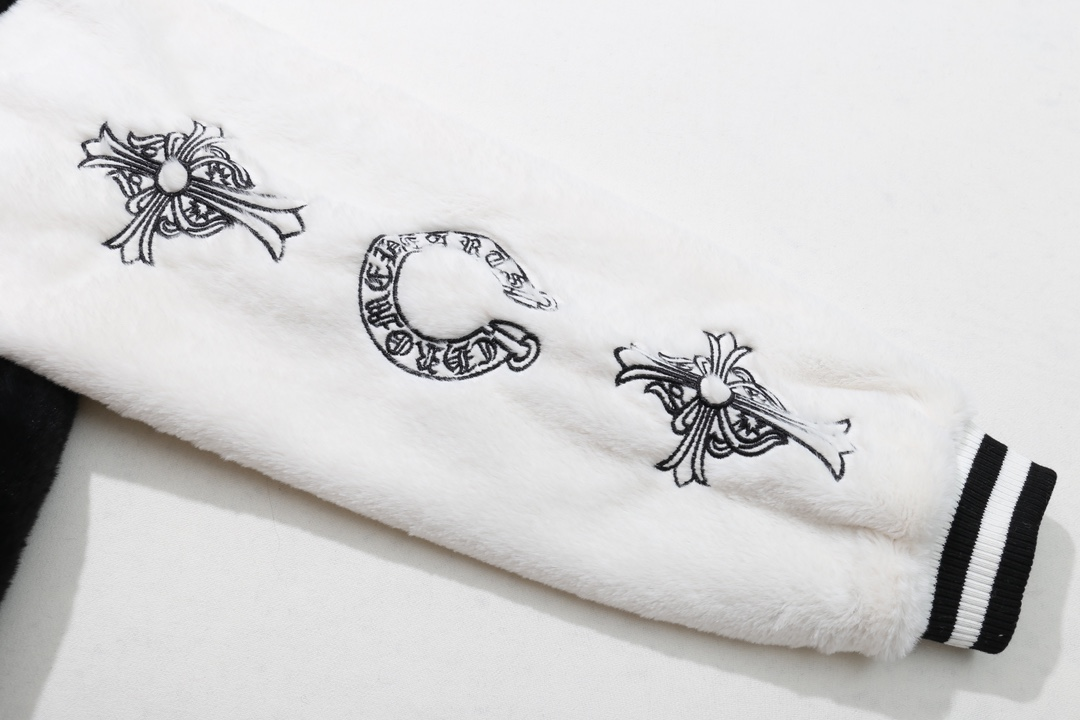 【CHROME HEARTS】クロムハーツ ジャケット着ご好評に付き再入荷！241212