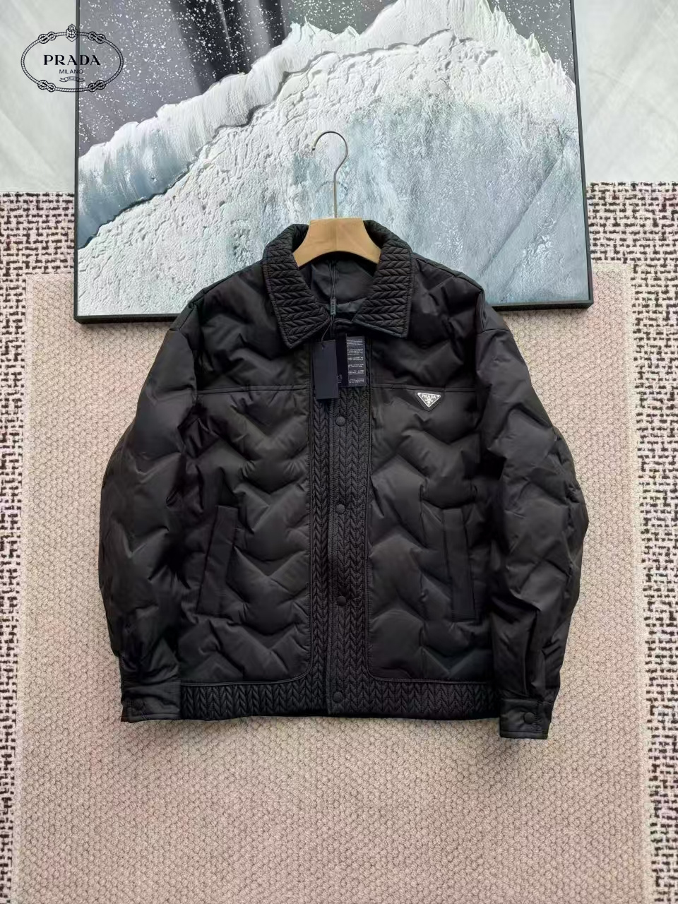 【PRADA  公式旗艦店】プラダ  ダウンジャケット 好評に付き再入荷！ 241102