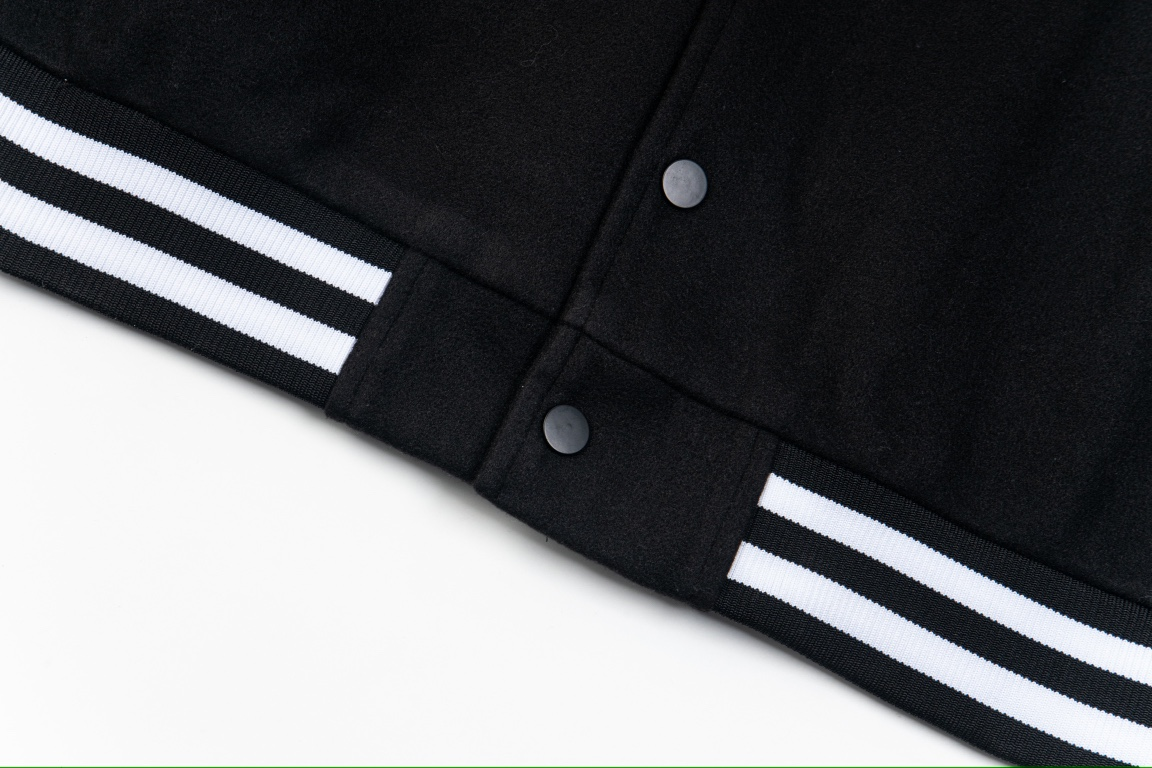 【MONCLER 公式旗艦店】 モンクレール  ジャケット着 ご好評に付き再入荷！241212