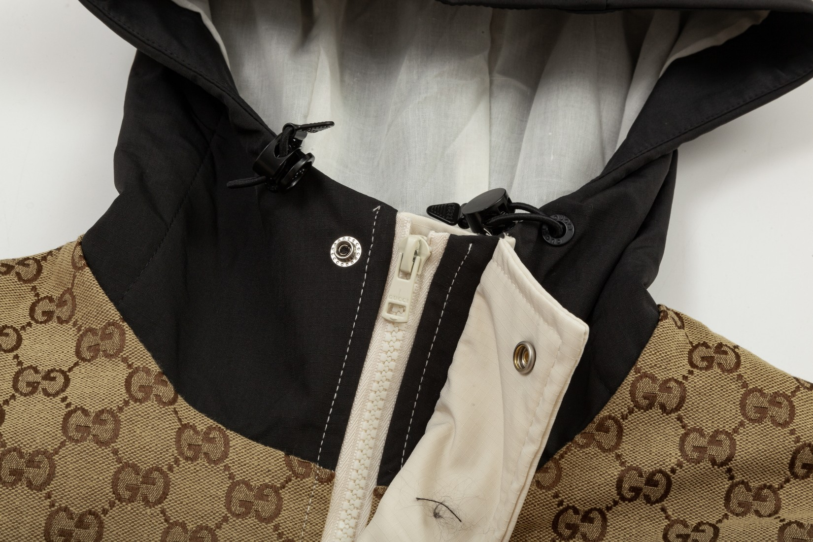 【GUCCI  公式旗艦店】グッチ   ジャケット着 好評に付き再入荷！241212