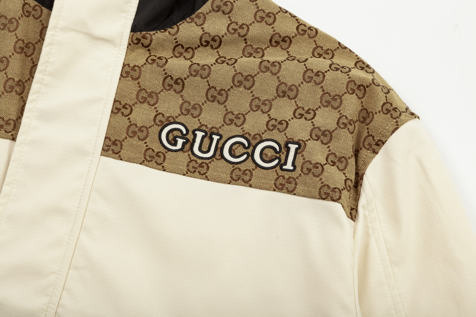 【GUCCI  公式旗艦店】グッチ   ジャケット着 好評に付き再入荷！241212