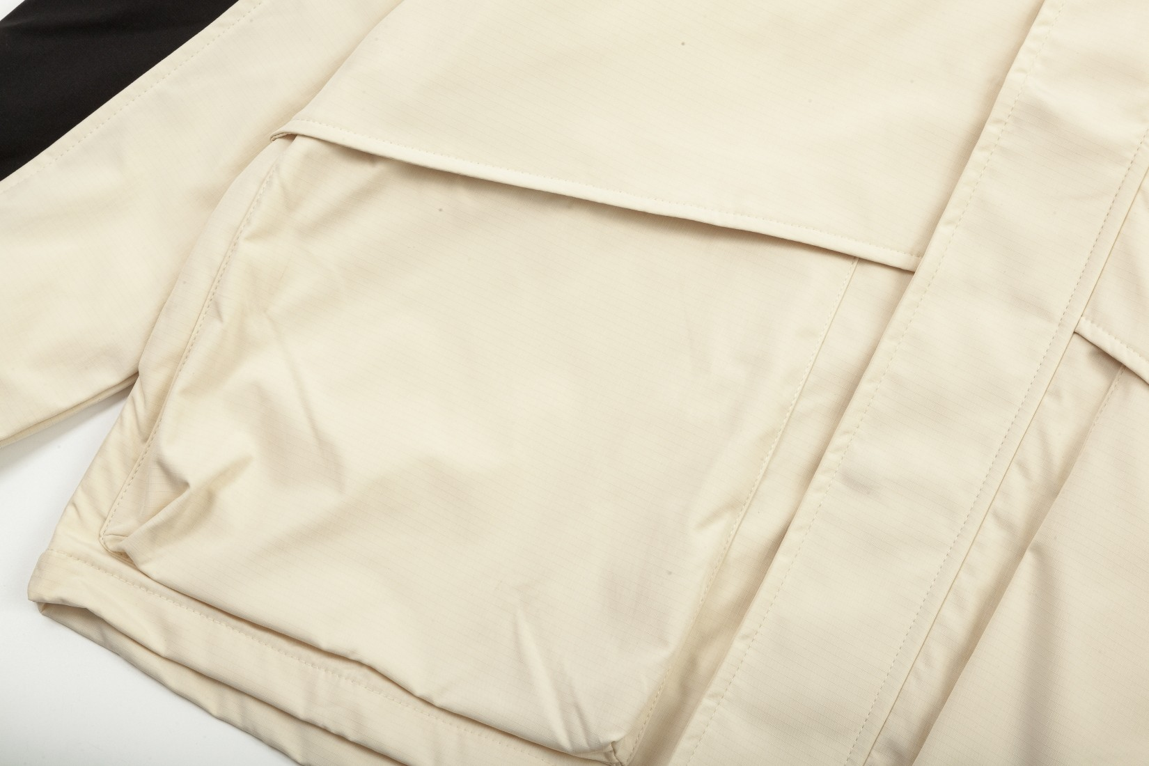 【GUCCI  公式旗艦店】グッチ   ジャケット着 好評に付き再入荷！241212