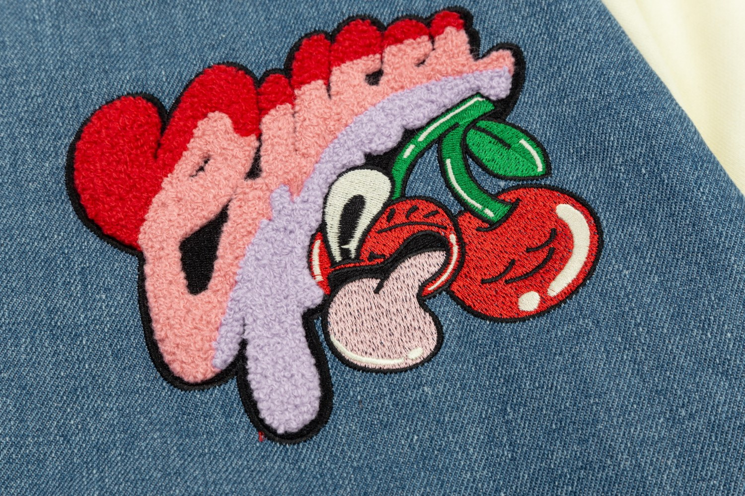 【GUCCI  公式旗艦店】グッチ  ジャケット着 好評に付き再入荷！241212