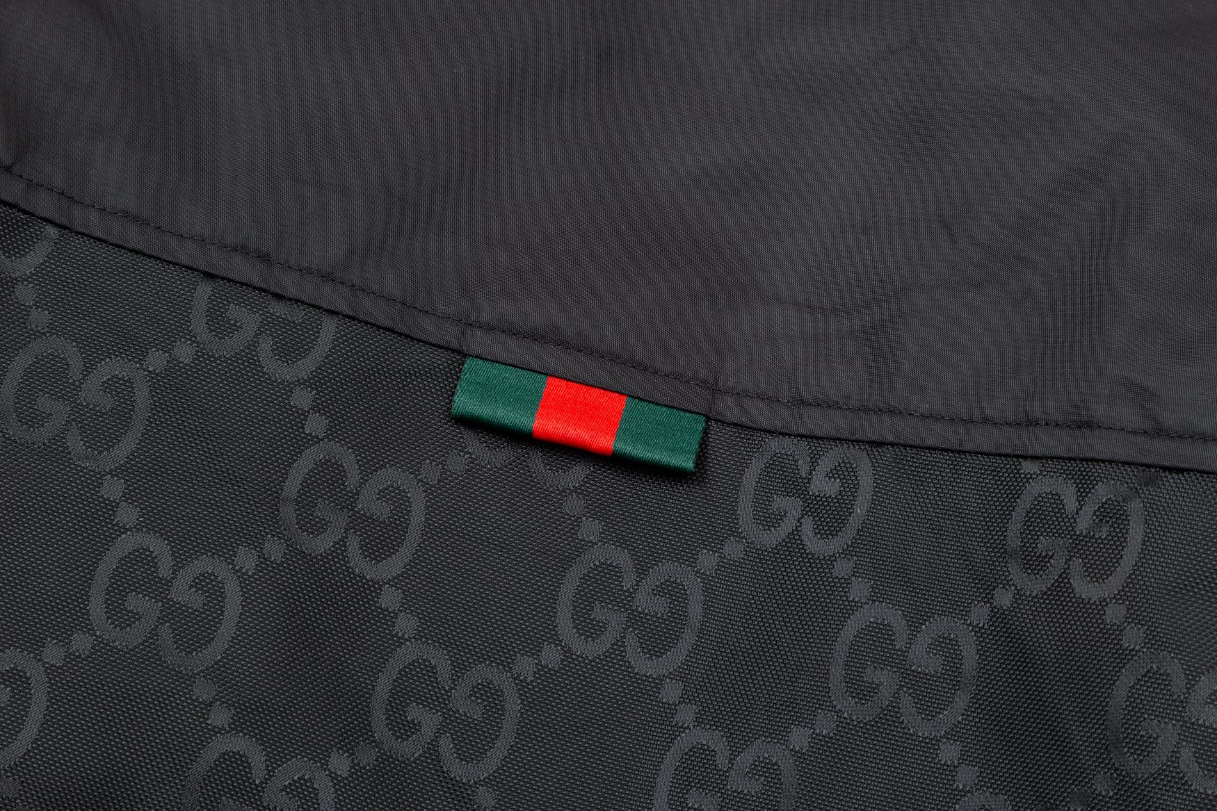 【GUCCI  公式旗艦店】グッチ  ジャケット着 好評に付き再入荷！241212