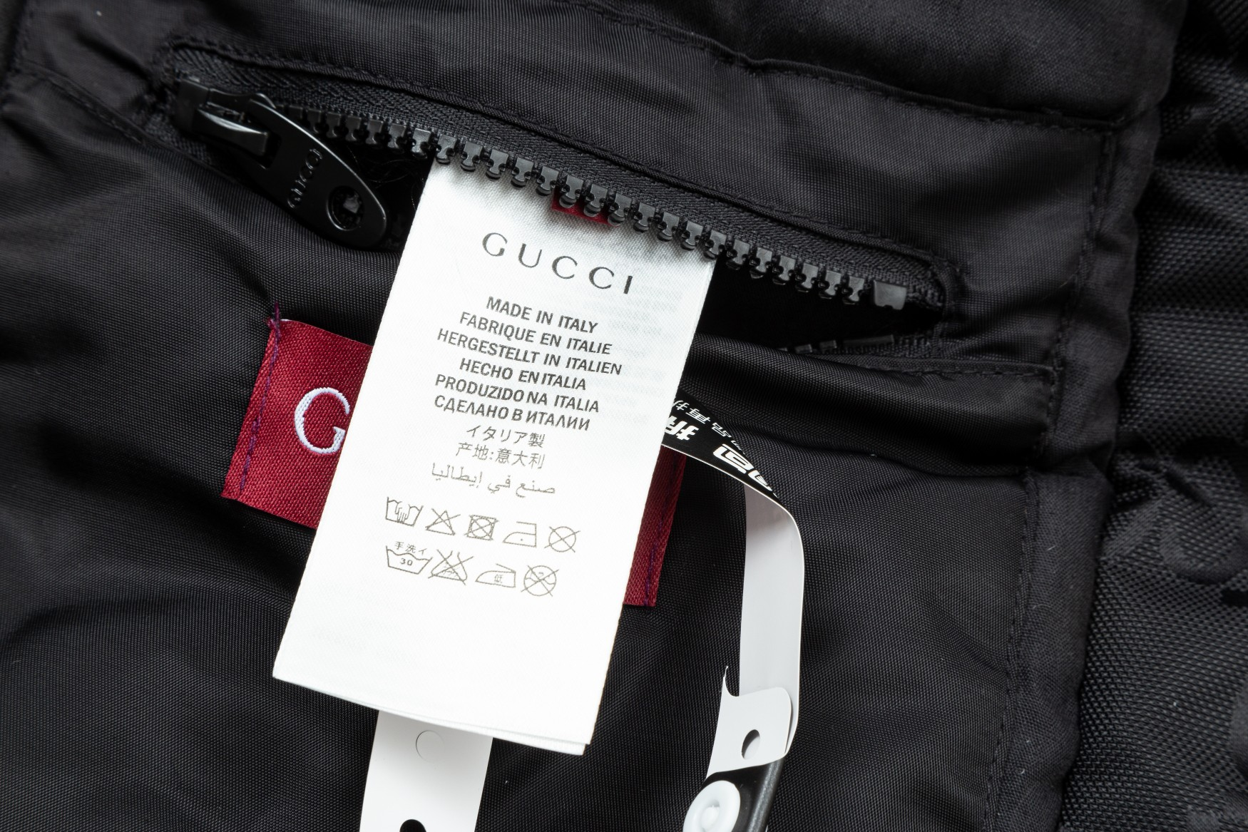 【GUCCI  公式旗艦店】グッチ  ジャケット着 好評に付き再入荷！241212
